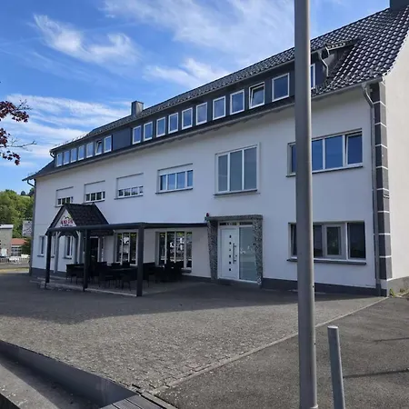 Apollo - Im Zentrum Der *